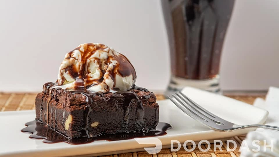 Best chocolate brownie with ice cream in Saskatoon, SK